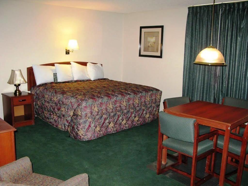ซูเปอร์ 8 บาย วินด์แฮม วิชิตา นอร์ท Hotel วิชิต้า ภายนอก รูปภาพ