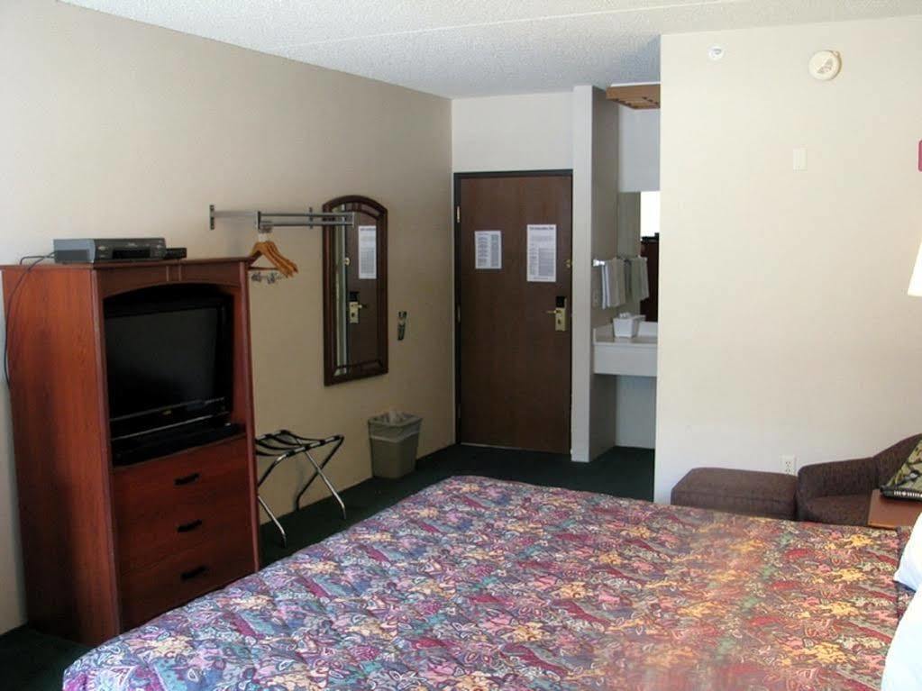 ซูเปอร์ 8 บาย วินด์แฮม วิชิตา นอร์ท Hotel วิชิต้า ภายนอก รูปภาพ